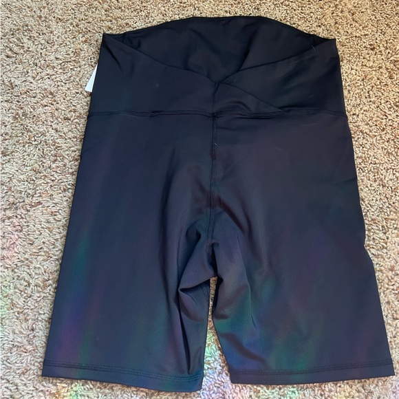 Ingrid and Isabel maternity bike short - Picture 3 of 5